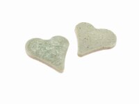 2 Cabochons aus Porzellan als Herz in eisblau