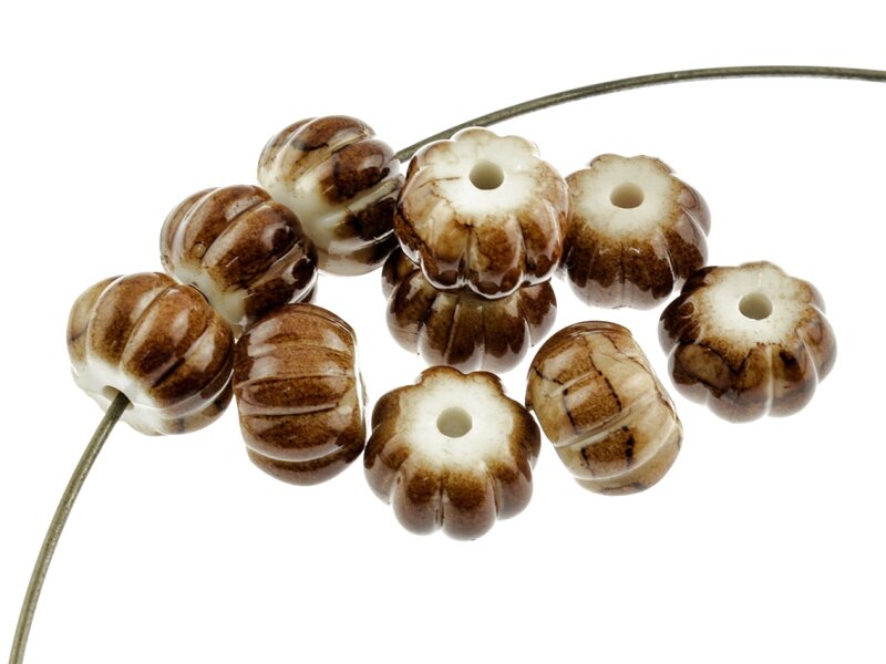 20 Acrylperlen "Kürbis" in kaffeebraun, 12 mm