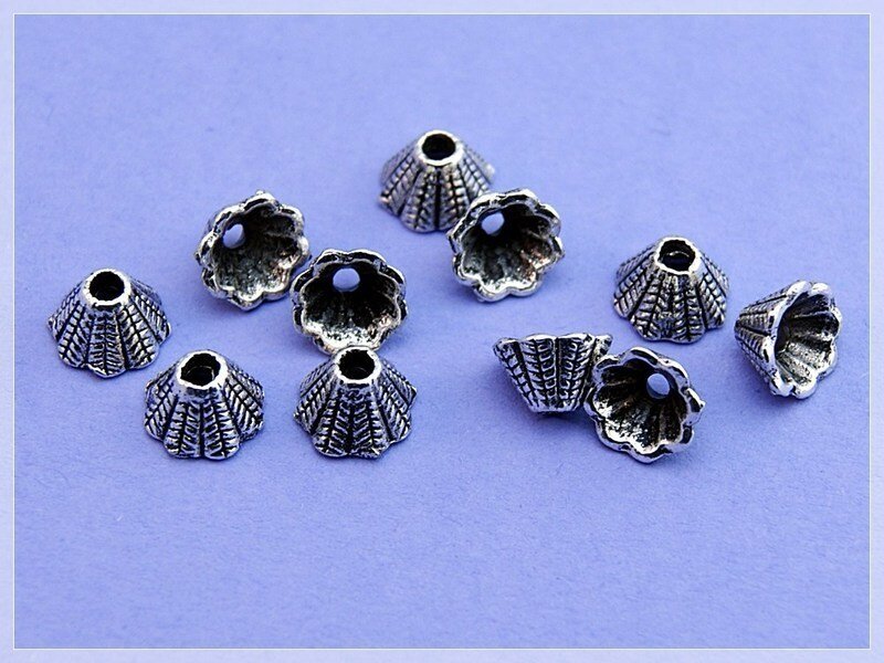 20 Perlkappen in tibetsilber,  8 mm