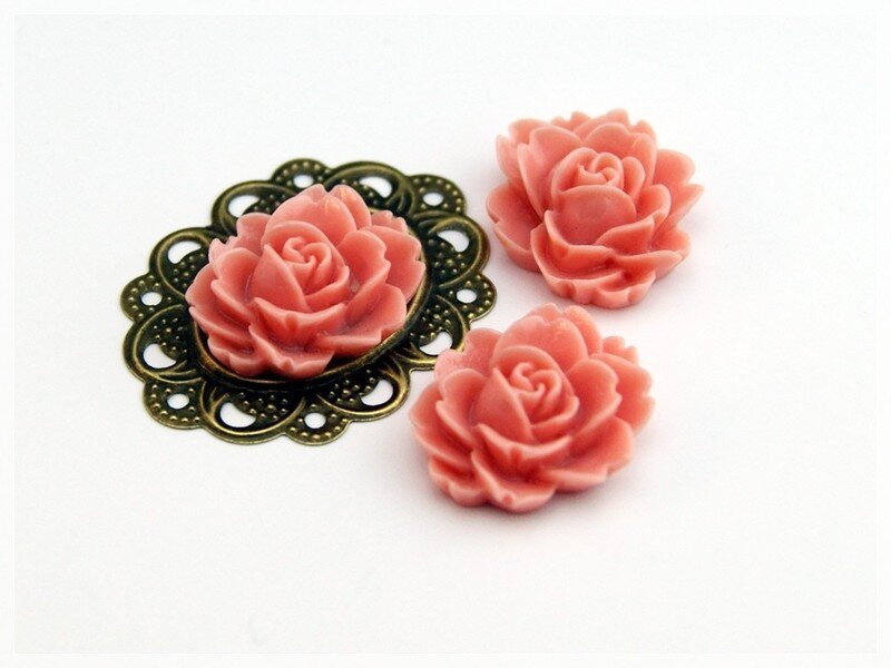 4 Cabochons als Blumen in rosé - lachs, 18 x 13 mm