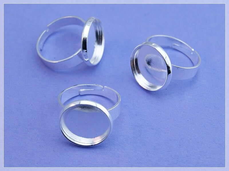 4 Ringrohlinge in silberfarben für 14 mm Cabochon