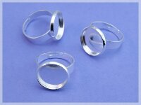 4 Ringrohlinge in silberfarben für 14 mm Cabochon