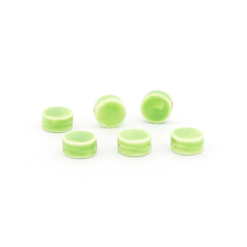 handgemachte, flache Porzellanperlen 8 mm in Limettengrün 6 Stück