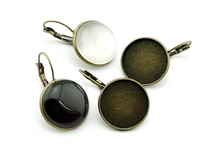 4 Brisuren in antik Bronze für 18 mm Cabochon